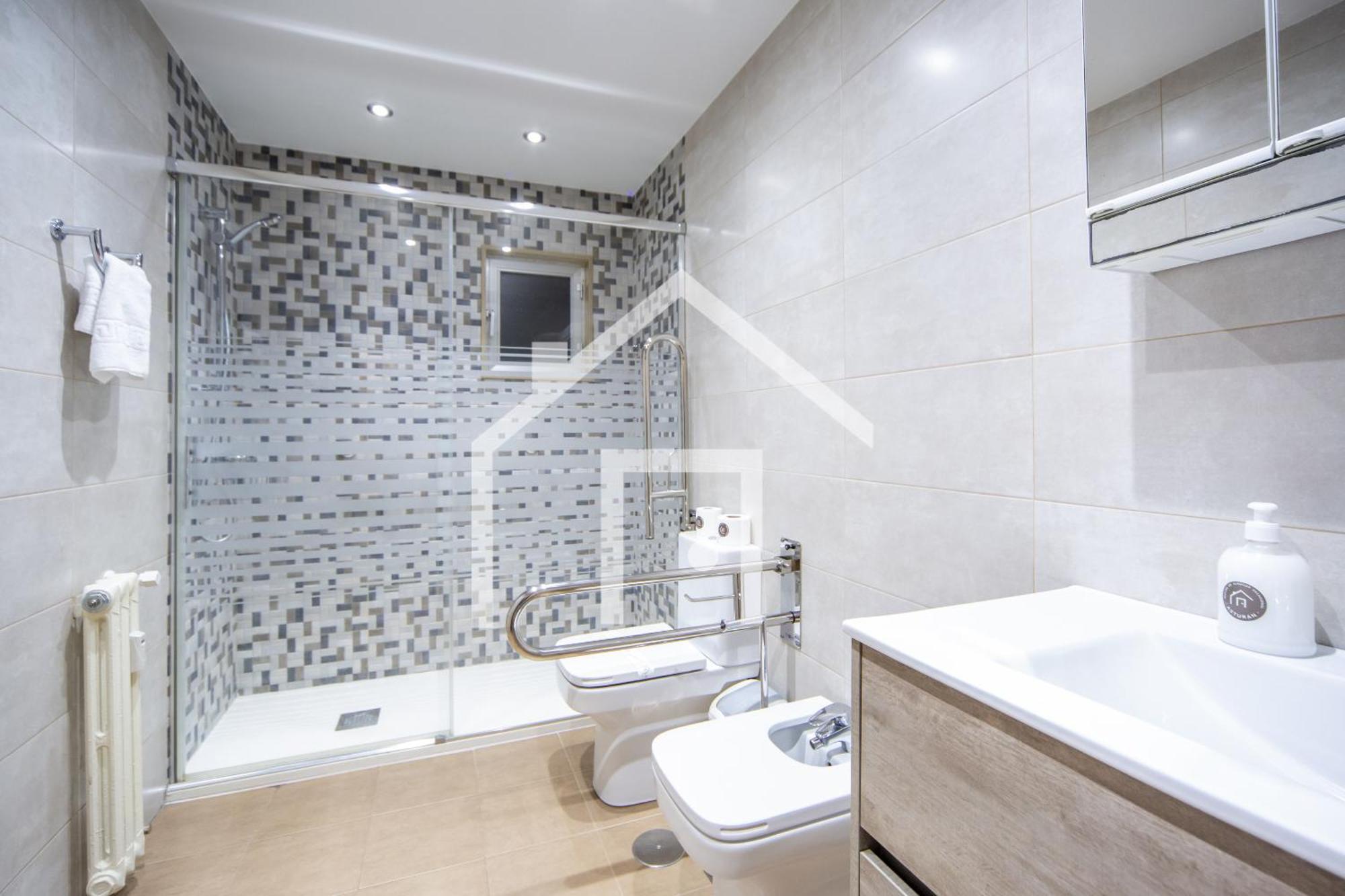 Atico Quintana II - Con Terraza, En El Centro Con Wifi Y Garaje Apartment Oviedo Luaran gambar