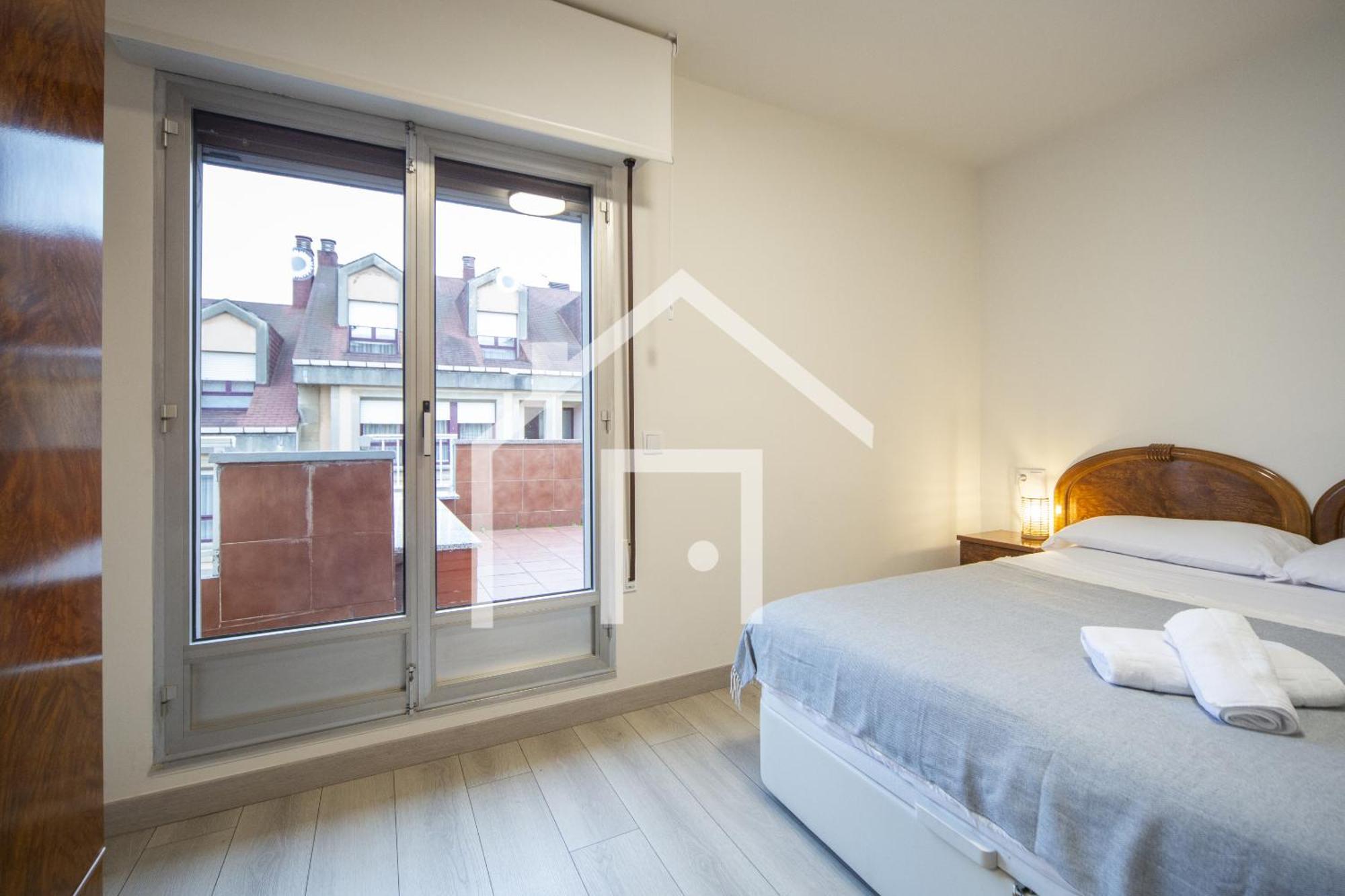 Atico Quintana II - Con Terraza, En El Centro Con Wifi Y Garaje Apartment Oviedo Luaran gambar